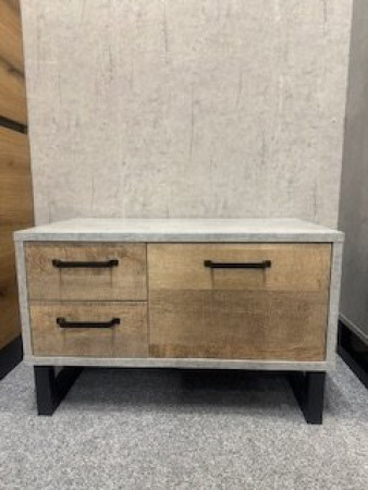 Schuhbank" Liv in Solano"