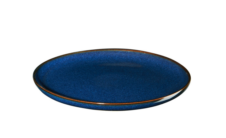 Der ASA Selection Brotteller Saisons ist ein runder, blauer Steingutteller mit braunem Rand, 14,5 cm, abgebildet auf Weiß.