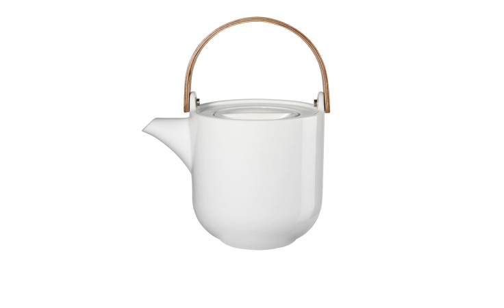 Die ASA Selection Teekanne White Tea 1 l besteht aus rundem, weißem Porzellan und einem geschwungenen Holzgriff auf einem schlichten Hintergrund.
