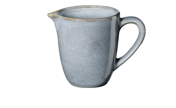 Das ASA Selection Kännchen Saisons 350 ml ist ein grauer Steinzeugkrug mit Henkel und Ausguss, 9 cm hoch.