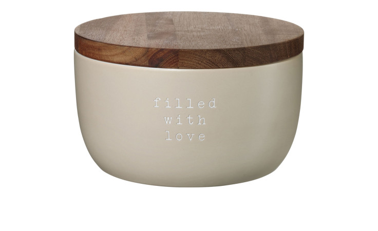 Dose Hey! 15 cm: Beigefarbener Keramikbehälter mit holzfarbenem Deckel, mit weißer Aufschrift "filled with love".