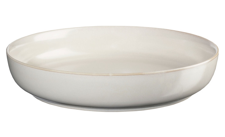 Ein weißer Gourmetteller Coppa 22 cm, rund und flach, wird vor einem weißen Hintergrund präsentiert.