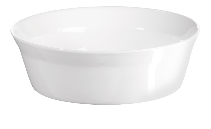 Die Souffle Form 16 cm von ASA Selection aus weißem Porzellan auf weißem Hintergrund.