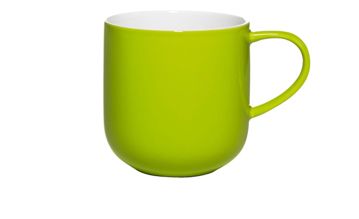 Der ASA Selection Henkelbecher Coppa 400 ml ist ein schlichter grüner Keramikbecher mit Henkel, 8 cm hoch, auf weißem Grund.
