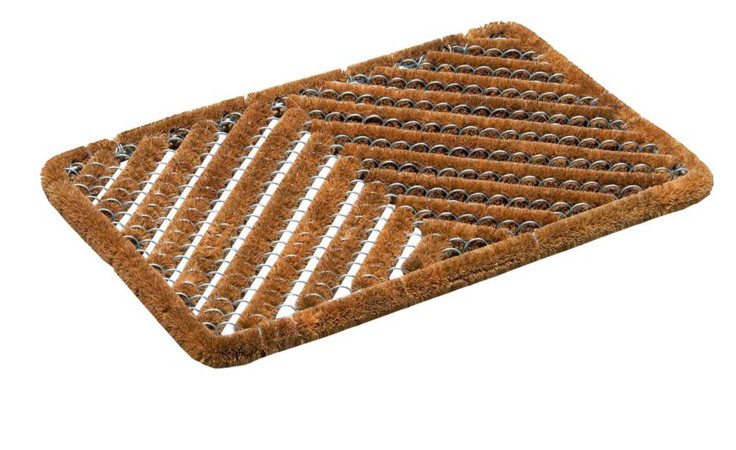 Astra Fußmatte Coco Brush 40 x 60 cm aus Kokos mit Metallspiralen und Kokosborsten auf weißem Hintergrund.