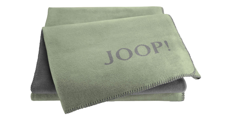 Heimdecke JOOP! 150x200 cm von Joop, grün, mit Logo und Ziernaht, gefaltet auf weißem Hintergrund.