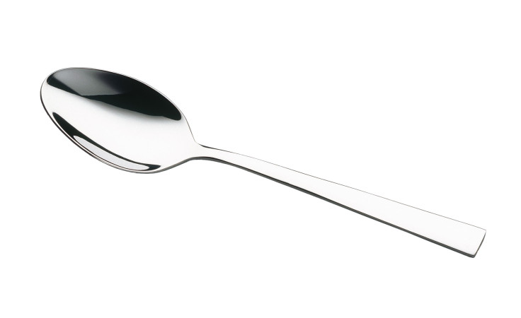 Der Justinus Bestecke Kaffeelöffel Fusion ist ein glänzender, silberfarbener Edelstahllöffel mit einer reflektierenden Oberfläche.