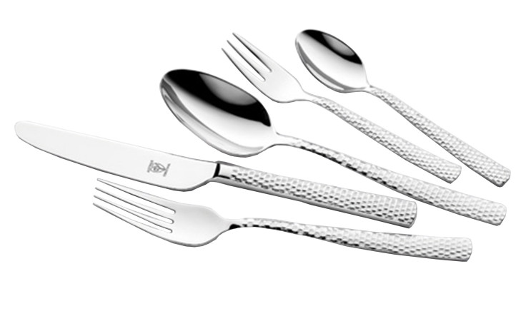 Fünfteiliges Justinus Bestecke Menübesteck Sunset Set: Messer, Gabel, Esslöffel, Teelöffel & Salatgabel, silberfarben.