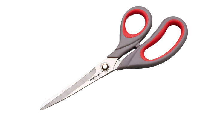 Justinus Bestecke Haushaltschere KüchenChef mit silberfarbenen Griffen, rostfreien Klingen, auf weißem Grund.