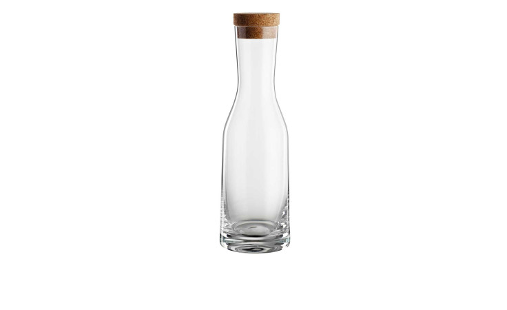Die Karaffe La Bella 1,2 l ist eine transparente Glasflasche mit Korkverschluss, die auf einem schlichten weißen Hintergrund abgebildet ist.