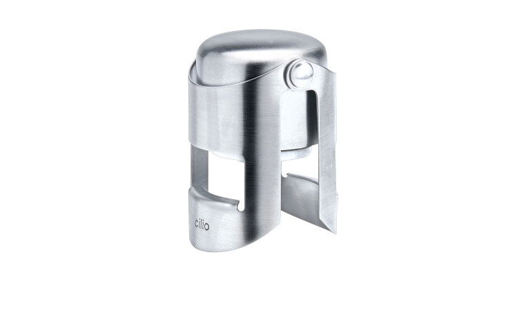 Champagnerverschluss aus silberfarbenem Edelstahl mit gebürstetem Finish auf weißem Hintergrund.