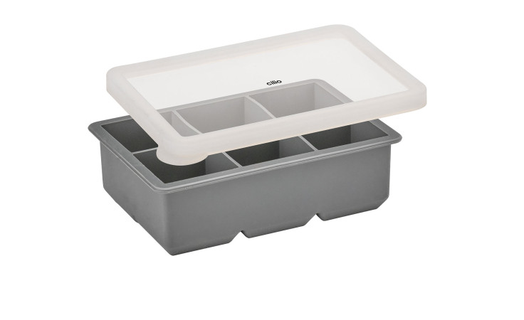 Eiswürfelform Blöcke aus grauem Silikon mit sechs Fächern und halb geöffneter, transparenter Abdeckung.