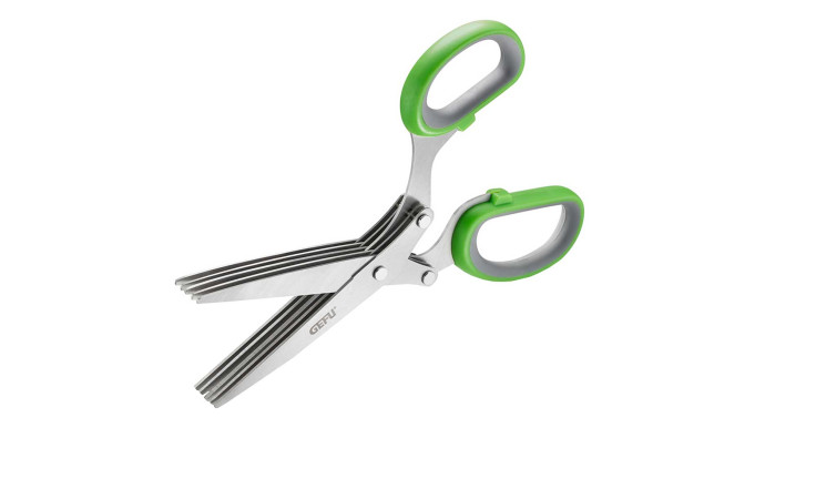 Kräuterschere Cutare von GEFU, mehrschneidige Kräuterschere mit grünen Kunststoffgriffen, auf weißem Hintergrund.