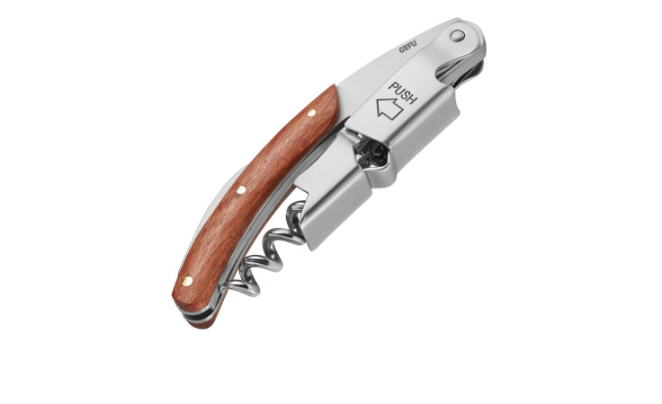 Ein GEFU Kellnermesser Palissa Korkenzieher-Flaschenöffner mit Druckhebel, geschlossen auf weißem Hintergrund.