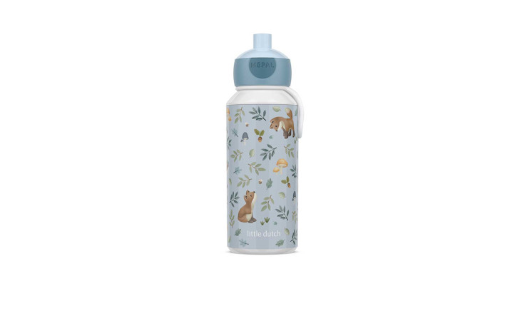 Hellblaue Mepal Trinkflasche Campus 400 ml mit Tier-/Naturmotiven, blauem Deckel und "little dutch" auf der Vorderseite.