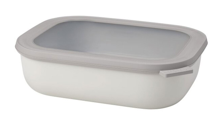 Die Mepal Multischüssel Cirqula 2 l ist ein rechteckiger, weißer Kunststoffbehälter mit grauem Deckel.