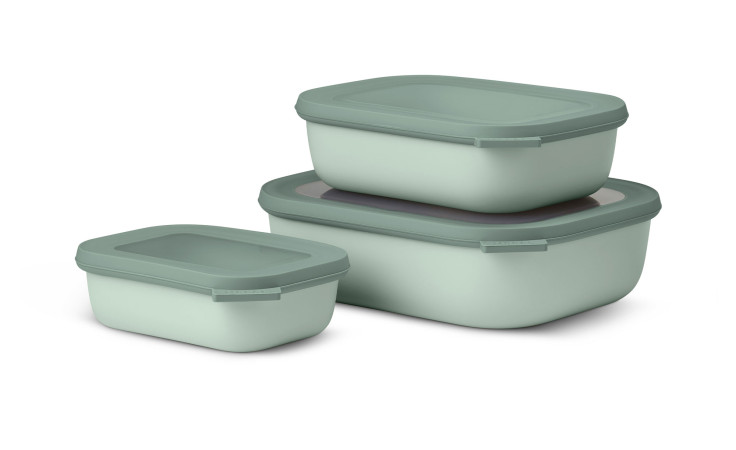 Drei Mepal Cirqula Multischüssel-Set (3-tlg.) Lebensmittelbehälter mit Deckeln, gestapelt, auf weißem Hintergrund.