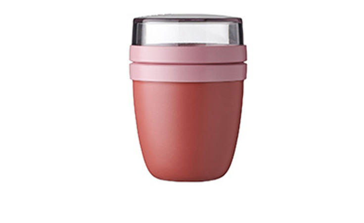 Abgebildet ist ein rosa-roter Mepal Lunchpot mini Ellipse 420 ml mit klarem Deckel vor weißem Hintergrund.