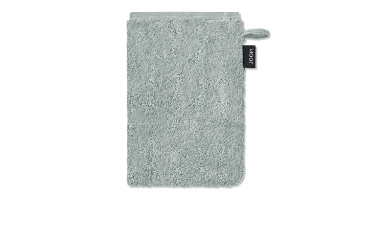 Hellgrüner JOOP! Waschhandschuh Classic 16x22 cm mit Aufhängeschlaufe und schwarzem Etikett auf weißem Hintergrund.