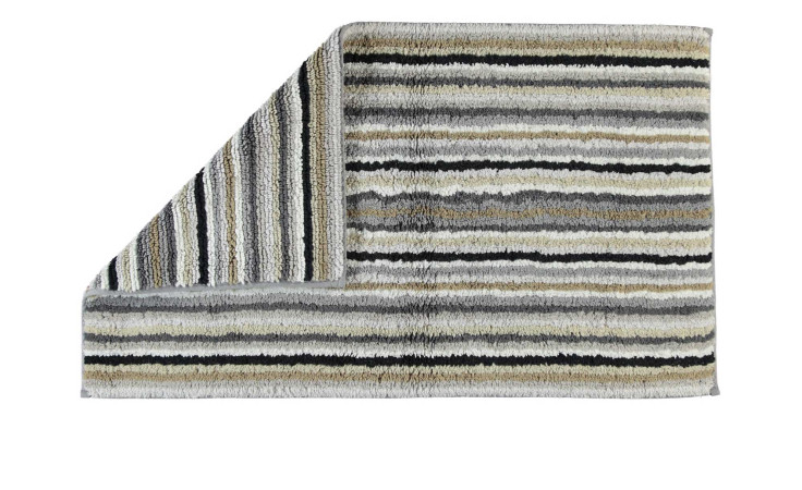 Cawö Badteppich Lifestyle 70x120 cm: Rechteckig, beige/grau gestreift, Naturfaser, gefaltete Ecke zeigt Unterseite.