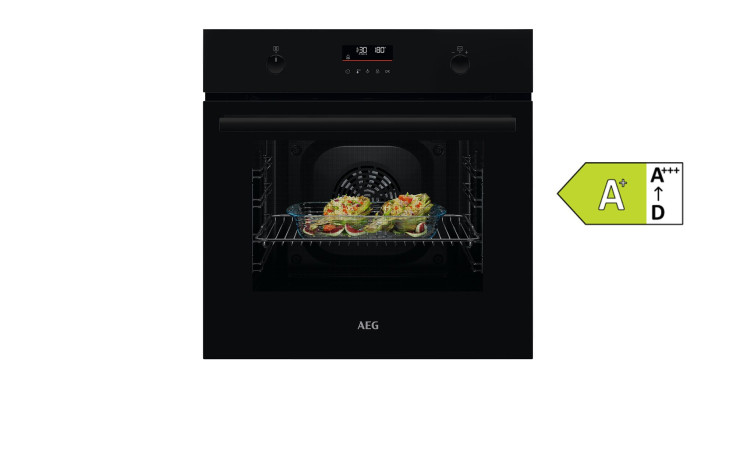 AEG Einbau-Backofen GB3020PB mit EXPlore-Display, gefülltes Gemüse in einer Glasform, Energieeffizienzklasse A (siehe Abbildung rechts).