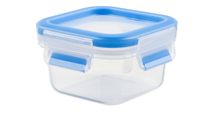 Die Emsa Frischhaltedose Clip & Close 250 ml ist ein transparenter Lebensmittelbehälter mit einem blauen Deckel auf weißem Grund.