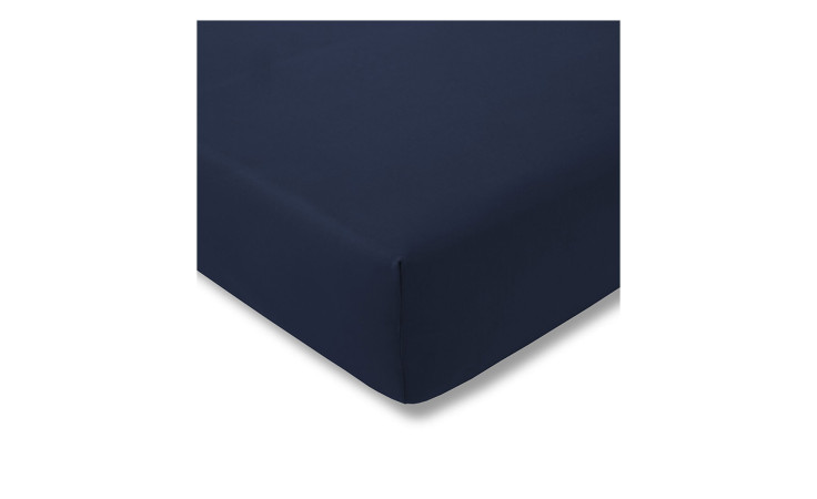 Ein Estella Jersey-Spannbettlaken 100 x 200 cm in marineblau bedeckt eine Matratzenecke vor weißem Hintergrund.