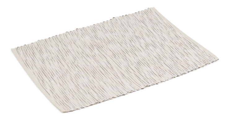 Das Ambiente Trendlife Platzset Merano 35x50 cm ist ein hellgraues, strukturiertes Platzset mit dezenten vertikalen Linien.