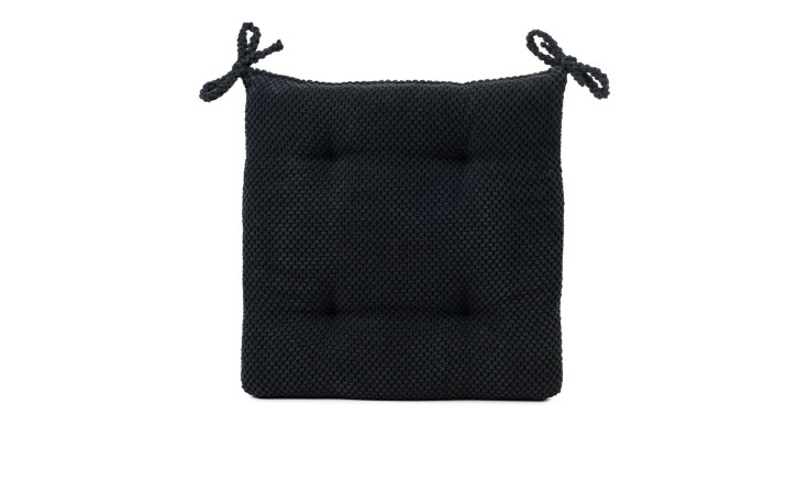 Ambiente Trendlife Sitzkissen Sven 40x40 cm, Schwarz, Synthetikfaser, 4 getuftete Tupfen, 2 Bindfäden auf weißem Untergrund.