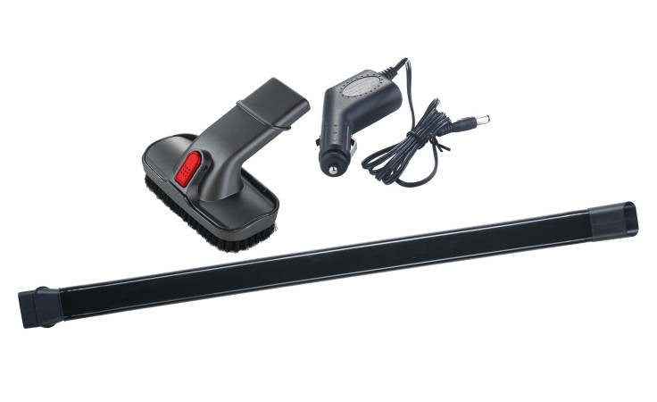 Genius Invictus One Zubehör-Set 3-tlg. in Rot-Schwarz mit Bürste, Verlängerungsrohr & 12V-Adapter auf Weiß.
