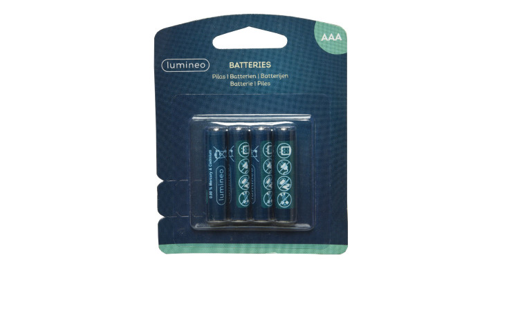 Eine Packung mit vier Batterien AAA 4 tlg. in blauer Verpackung mit weißem Text, Symbolen, Durchmesser und Höhenangaben.