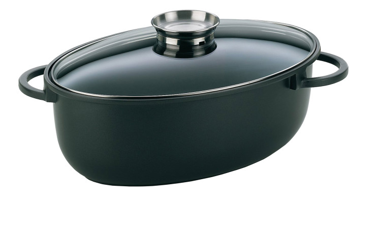 Bräter Kerros 8L ovale Aluminiumkasserolle mit Griffen und Glasdeckel, 45 cm, auf weißem Grund.