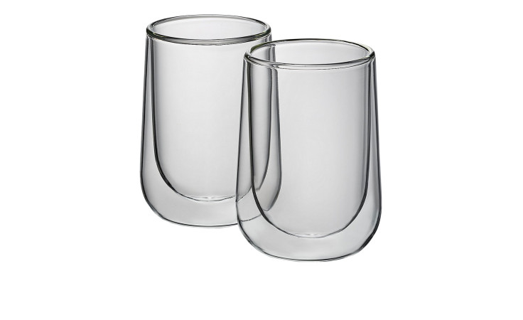 Zwei Latte-Macchiatoglas Fontana 250 ml doppelwandige Becher (2er-Set) nebeneinander auf weißem Grund.