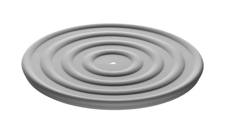 Der Leonardo Silikondeckel Cucina 28 cm ist ein runder, hellgrauer Silikondeckel mit erhöhten Ringen und einem Mittelloch.