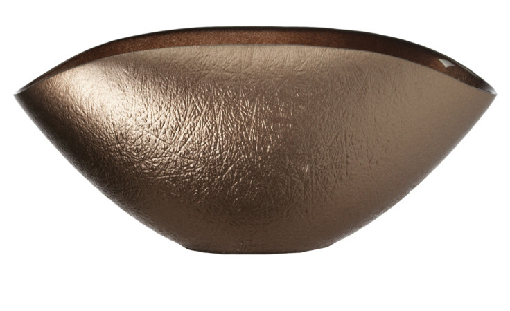Die Schale Como von Leonardo ist eine strukturierte Schale aus Bronze mit breitem Rand und glatter, geschwungener Form.