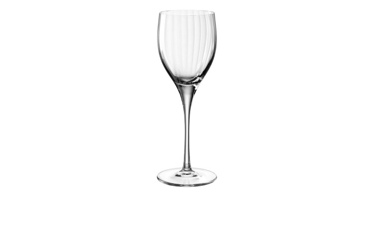Das Leonardo Likörglas Poesia 190 ml ist ein 19 cm hohes, klares Glas mit langem Stiel, das auf weißem Hintergrund abgebildet ist.