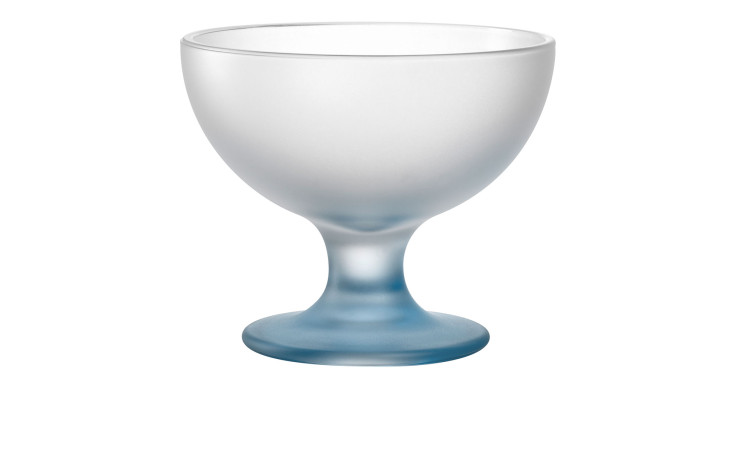 Die Eisschale Salerno 12 cm ist eine Dessertschale aus Milchglas mit breitem Rand und einem kurzen, dicken blauen Stielfuß.