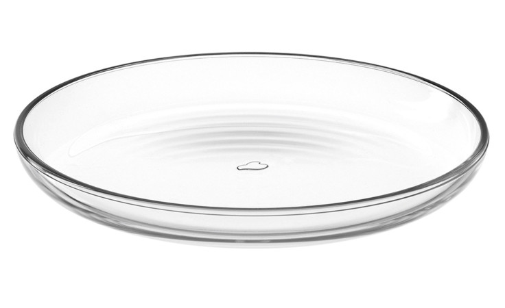 Der Teller Cucina 18 cm von Leonardo ist ein transparenter Glasteller mit einem Logo in der Mitte, das auf einem weißen Hintergrund abgebildet ist.