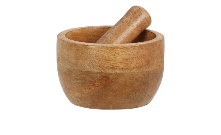 Der Mörser 10 x 16 cm in natürlichen Holztönen wird als Dekorationsstück auf weißem Hintergrund gezeigt.