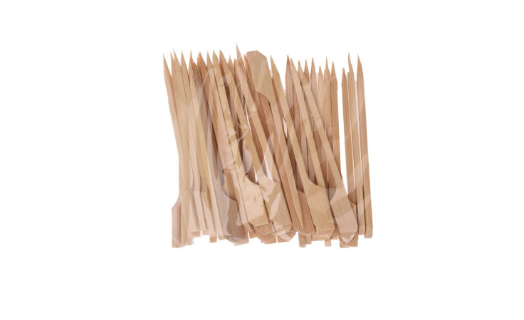 Ein Stapel Cocktailspiesse 9 cm 50 Stck. auf einem weissen Hintergrund.