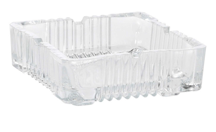 Aschenbecher 10 x 3,5 cm: Klarer, quadratischer Aschenbecher mit vertikalen Rillen - stilvoll und praktisch für jede Umgebung.