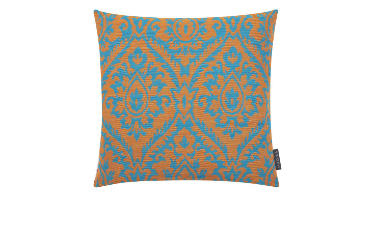 Kissenhülle Darla 45 x 45 cm, orange-blau gemustert, rechteckig, frontal vor weißem Hintergrund.