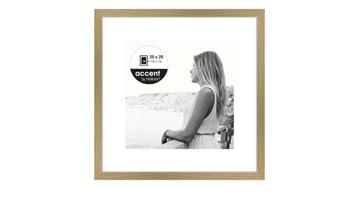 Bilderrahmen Aura 20 x 20 cm mit einem holzfarbenden Holzrahmen und transparentem Glas.