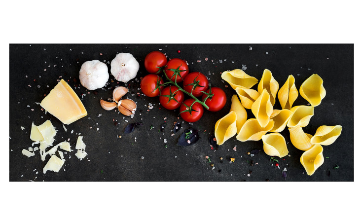 Glasbild Italian Style 30 x 80 cm, Nudeln, Tomaten, Knobaluch und Käse
