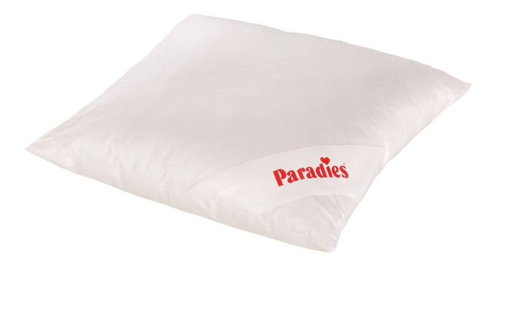 Paradies Kuschelkissen Softy 40 x 40 cm mit rotem Logo, weiche Kunstfaserfüllung, schlicht weißes Design.