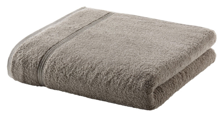 Graues Ross Duschtuch 70 x 140 cm aus Naturfaser mit Streifen, dekorativ auf weißem Hintergrund.