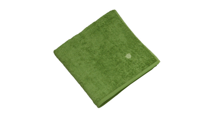 Ein ordentlich gefaltetes Ross Handtuch Vita 50 x 100 cm in grüner Baumwolle auf weißem Hintergrund.