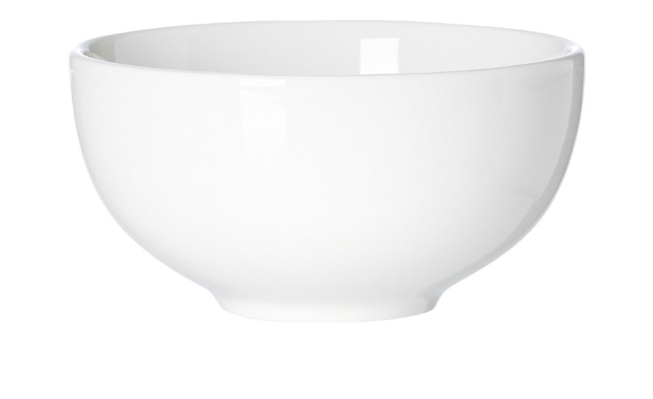 Die Schale Skagen 11 cm von Ritzenhoff & Breker ist eine schlichte weiße Porzellanschale auf weißem Grund.