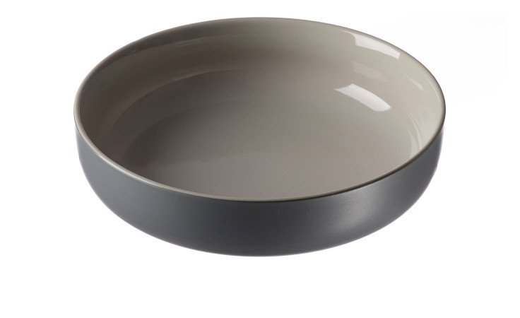 Die Ritzenhoff & Breker Schale Jasper 19 cm ist eine runde, leere Steingutschale in grau mit einem hellen Innenleben.