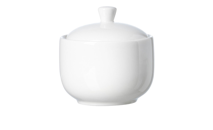 Die Zuckerdose Skagen von Ritzenhoff & Breker ist eine schlichte Zuckerdose aus weißem Porzellan mit einem runden Deckel und einem kleinen Henkel.